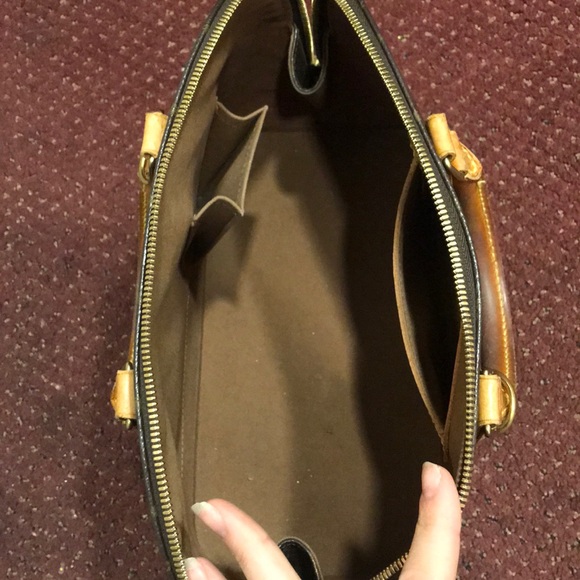 Louis Vuitton Alma - Picture 6 of 7